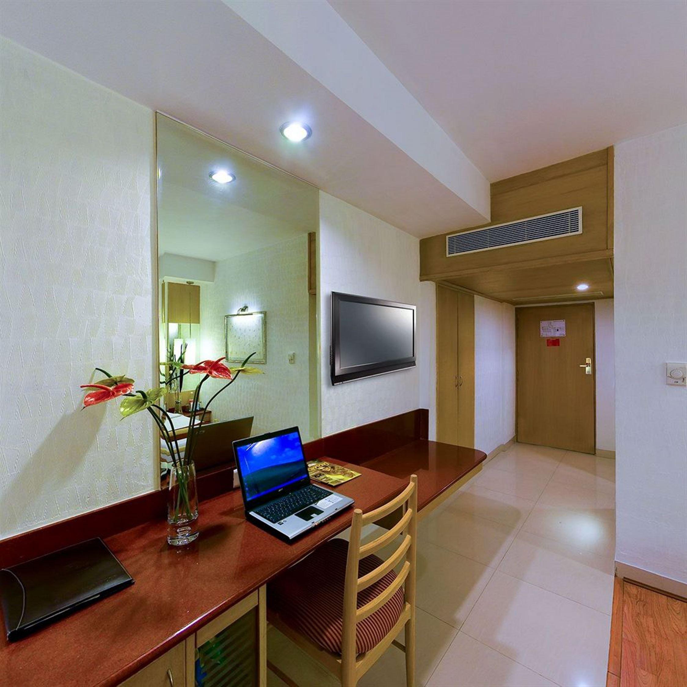 Savera Hotel Chennai Dış mekan fotoğraf