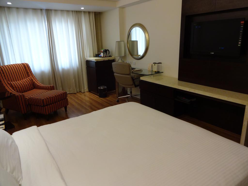 Savera Hotel Chennai Dış mekan fotoğraf