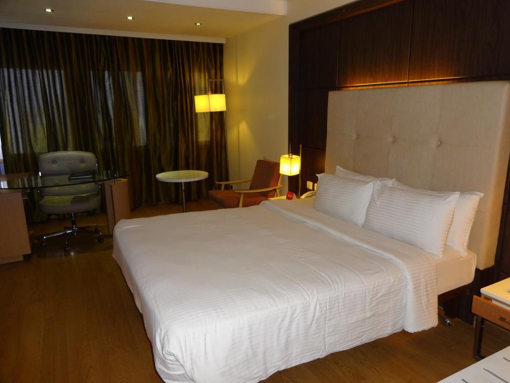 Savera Hotel Chennai Oda fotoğraf